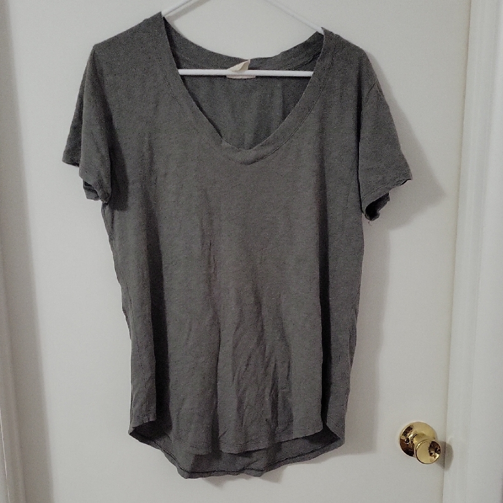 White Crow Casual Gray V-Neck Women's Top